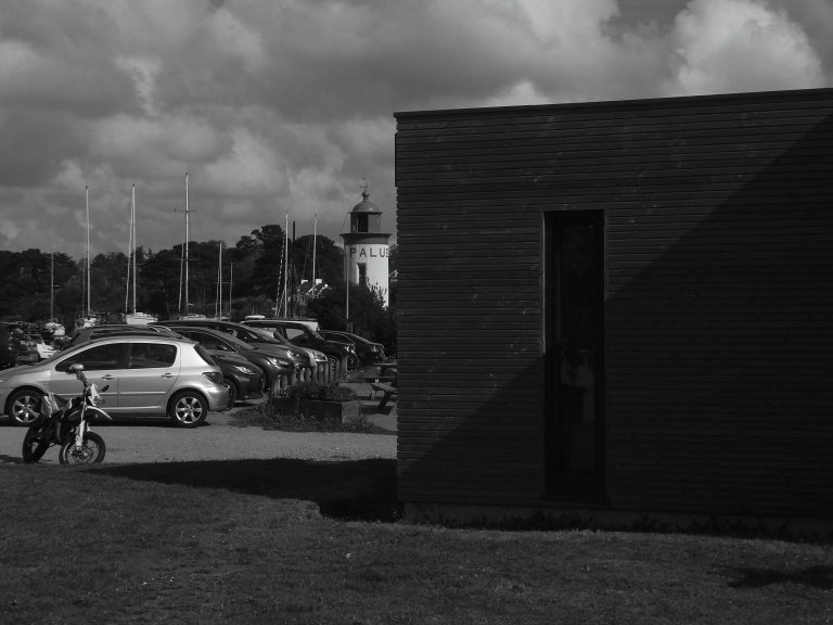 Street photo in Landéda, France by Will Klein