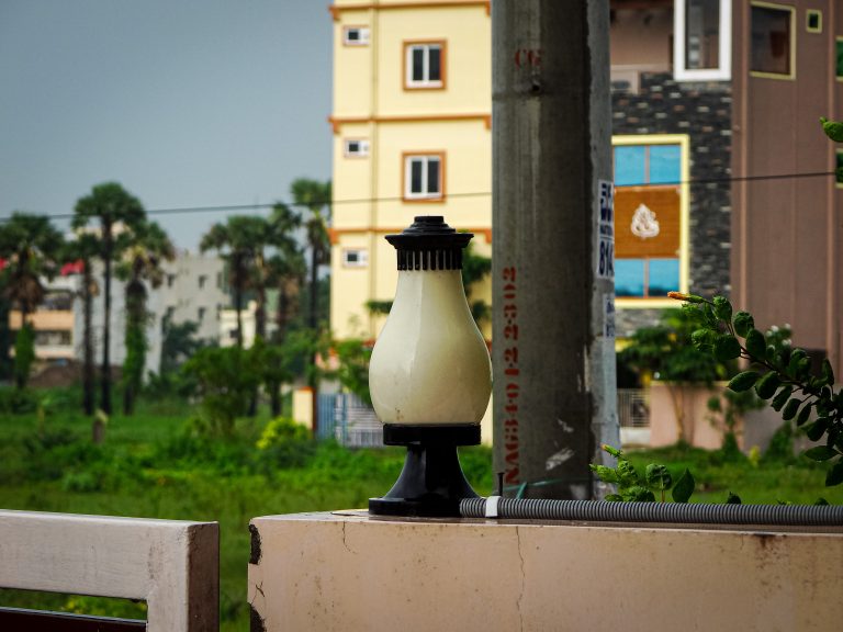 Street photo in Vijayawada, India by Rohan Koganti