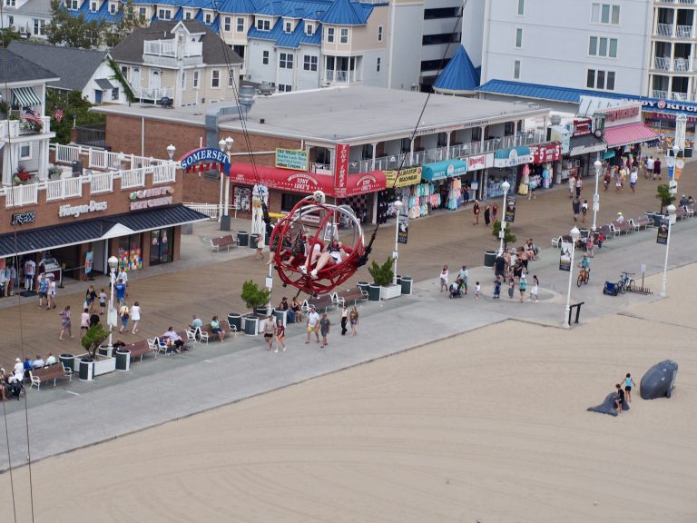 Street photo in Ocean City, United States by Rob Kleiner