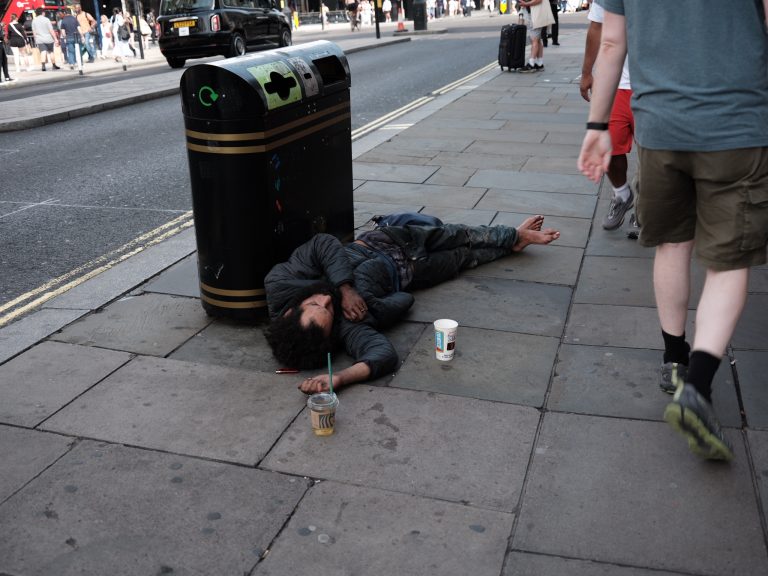 Street photo in London, United Kingdom by Mykool thus.