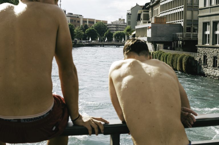 Street photo in Thun, Switzerland by Flávio Vasconcellos