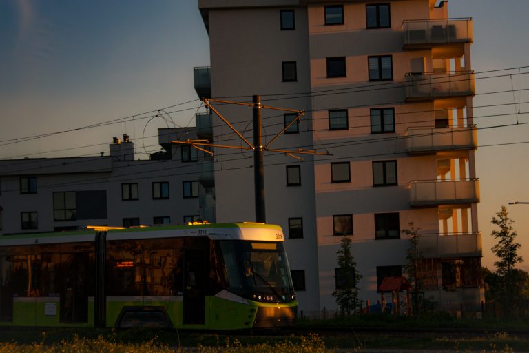 Street photo in Olsztyn, Poland by Filip Paśnikowski