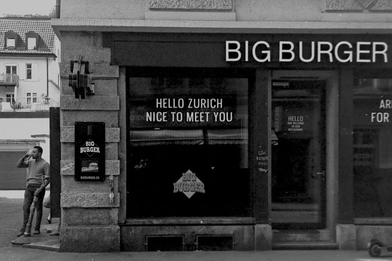 Street photo in Zürich, Switzerland by Bertrand Roessli