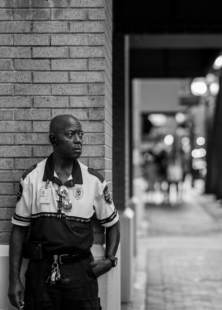 Street photo in Orlando, United States by Richard Buchanan