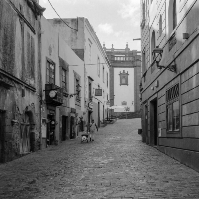 Street photo in Las Palmas de Gran Canaria, Spain by Chris Jones