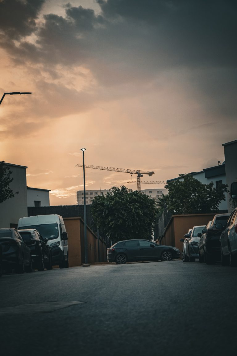 Street photo in Résidence Hasnaoui, Algeria by Nasri Islem