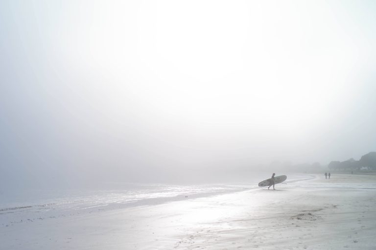 Street photo in Manly, New Zealand by Jason Evans