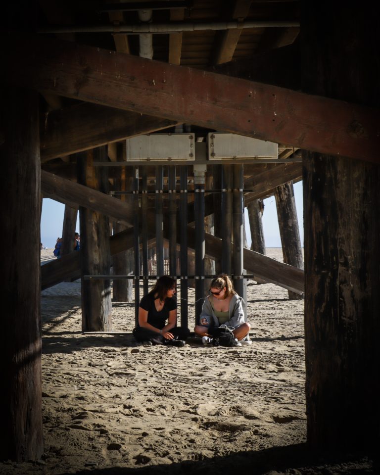 Street photo in Seal Beach, United States by Flavio Pereira