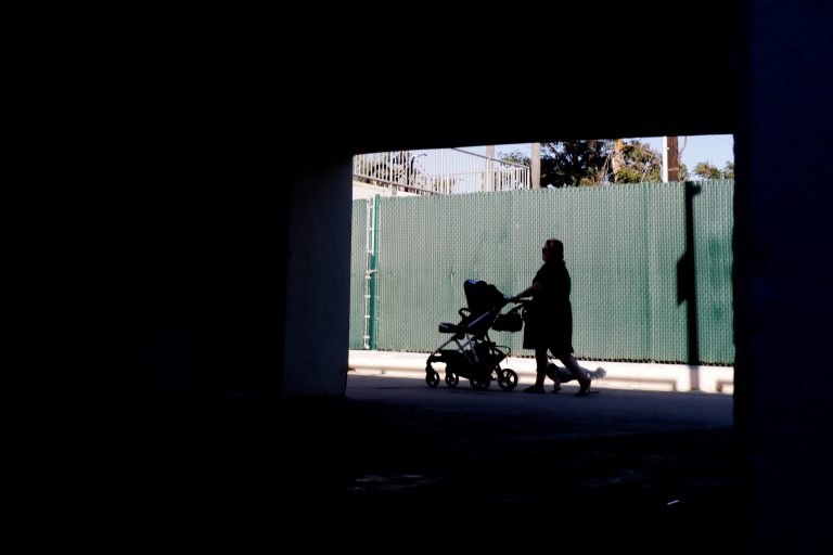 Street photo in Seal Beach, United States by Flavio Pereira