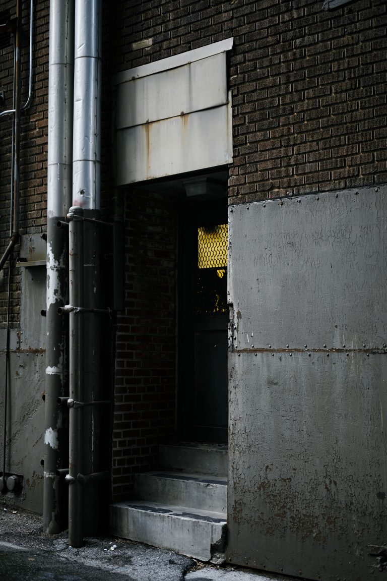 Street photo in Tulsa, United States by Sam Jage