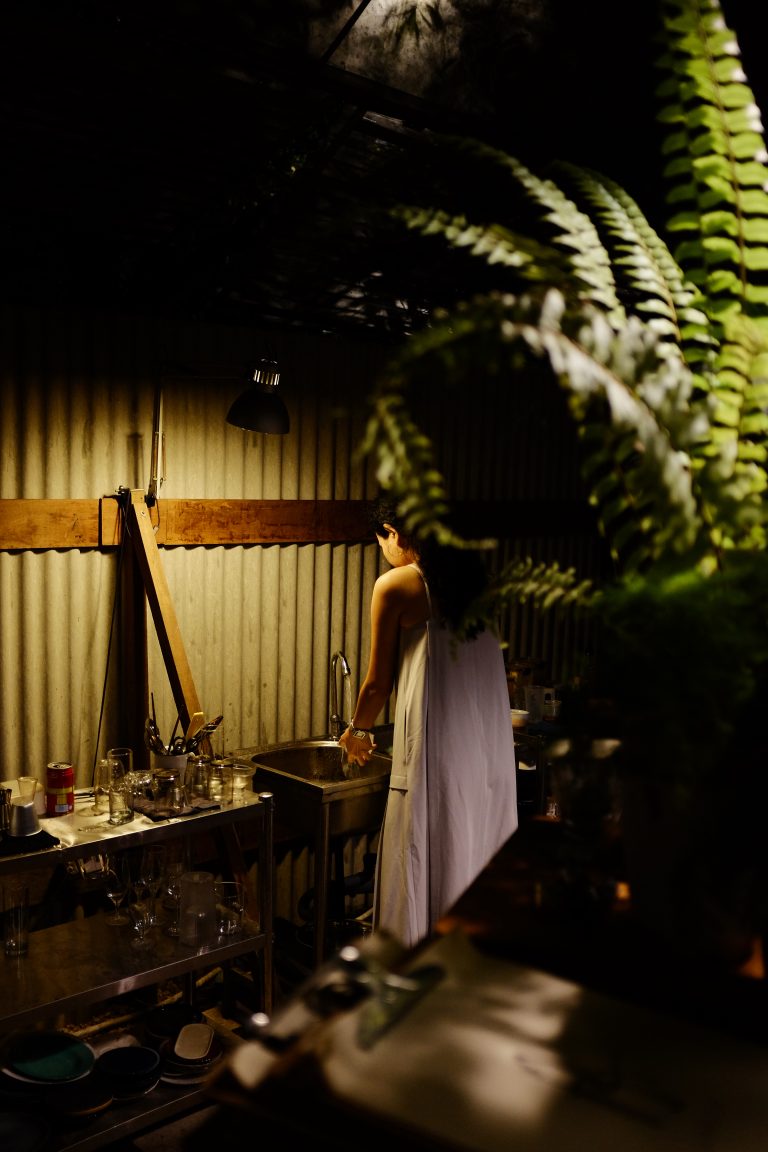 Street photo in Johor Bahru, Malaysia by Zhi Hoong Yeap