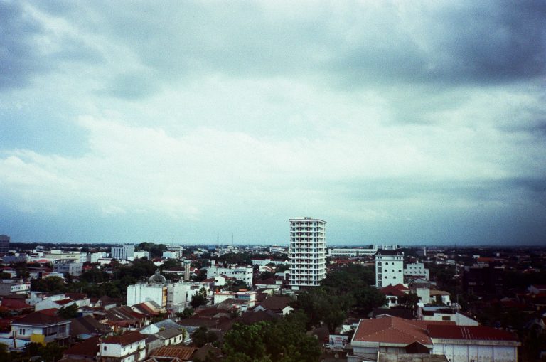 Street photo in Medan, Indonesia by Ody day