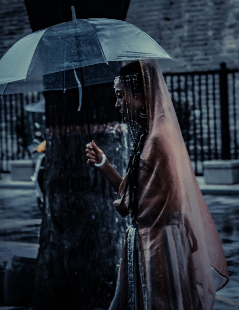 Street photo in Xi'An, China by Veit Kwok