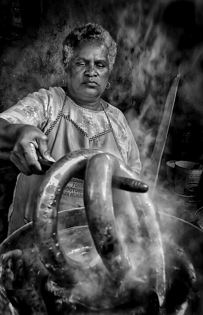 Street photo in Sucre, Venezuela by Manuel Ricardo Pérez