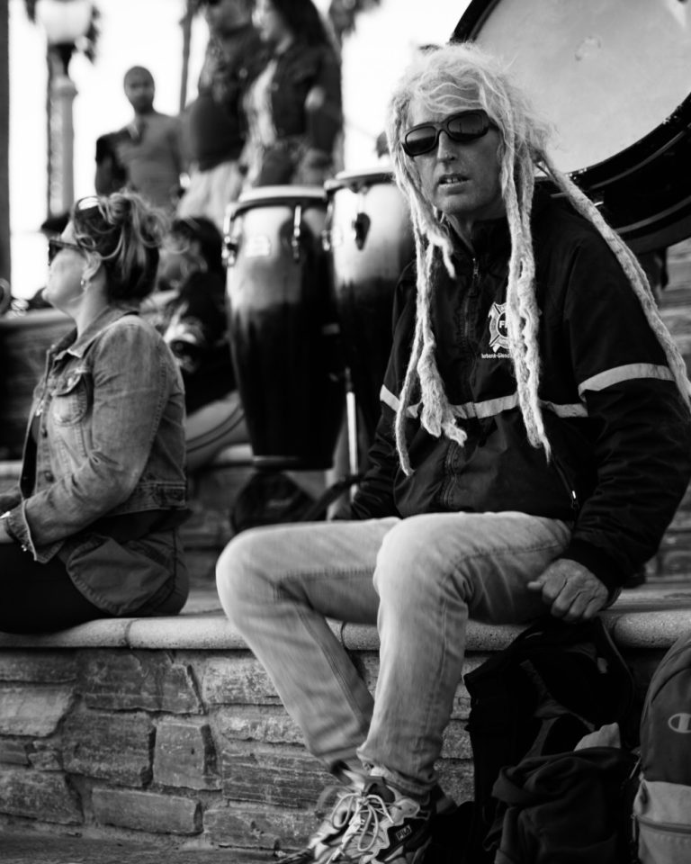 Street photo in Huntington Beach, United States by Seth Scarborough