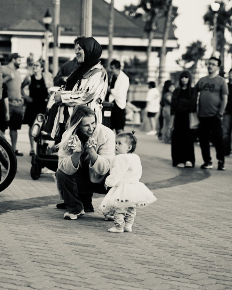 Street photo in Huntington Beach, United States by Seth Scarborough