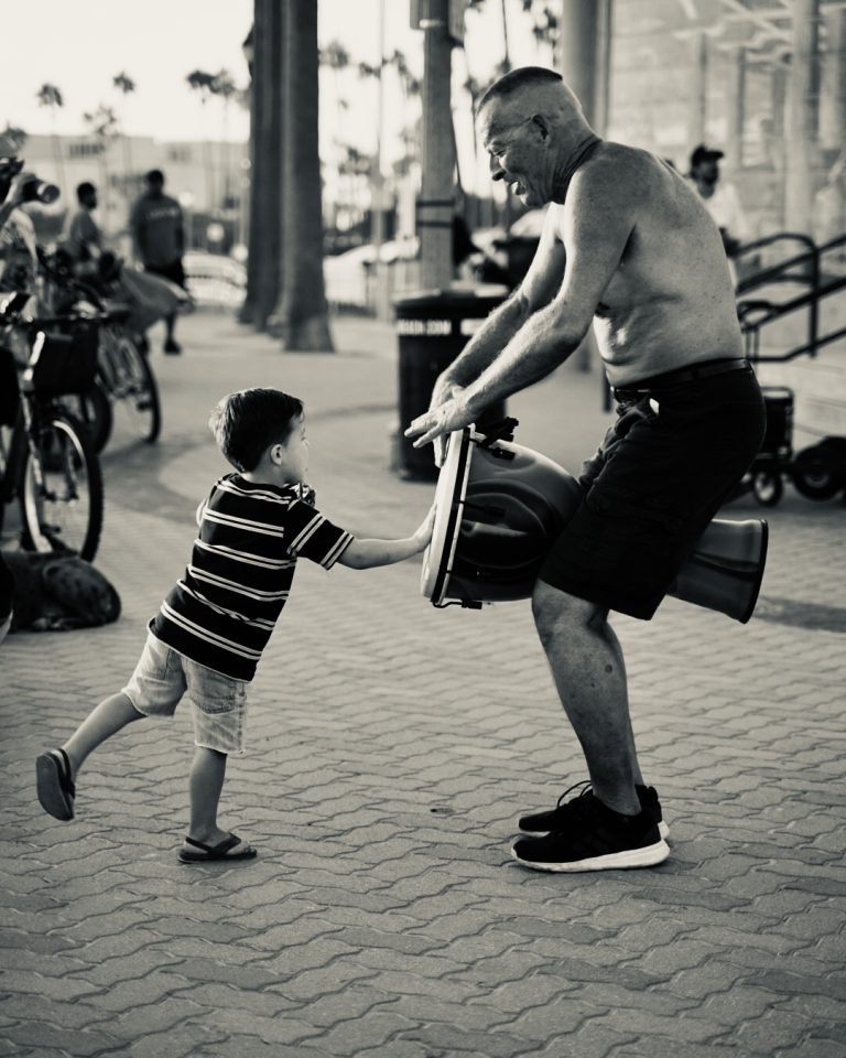 Street photo in Huntington Beach, United States by Seth Scarborough