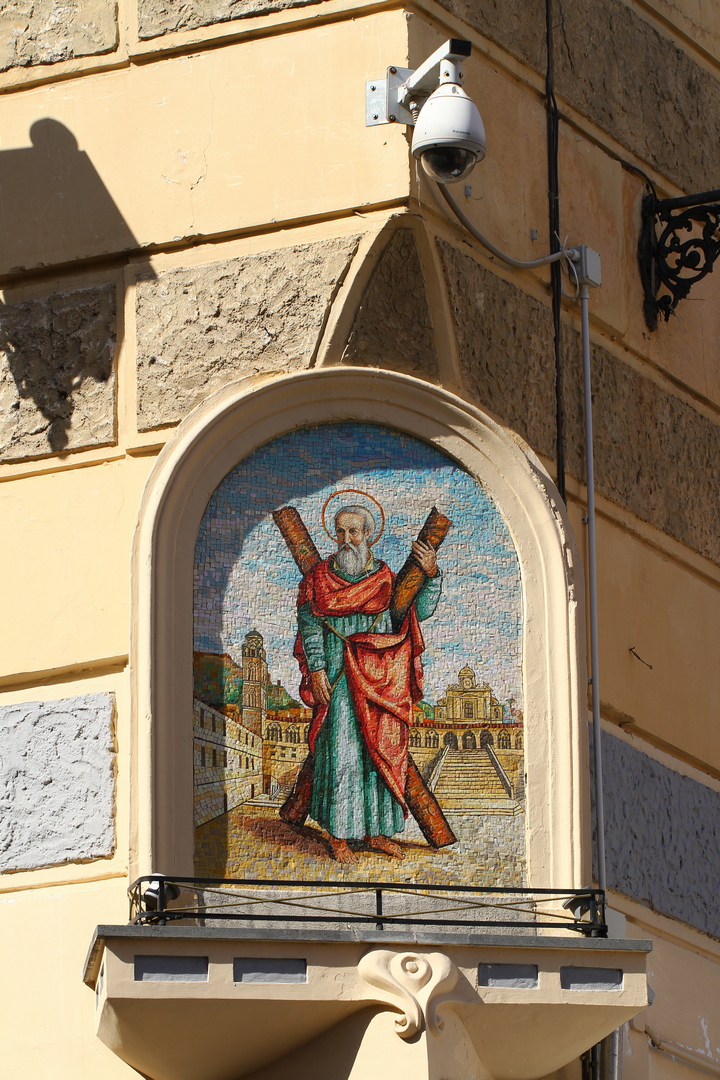 Street photo in Amalfi, Italy by Feroce Boscaiolo