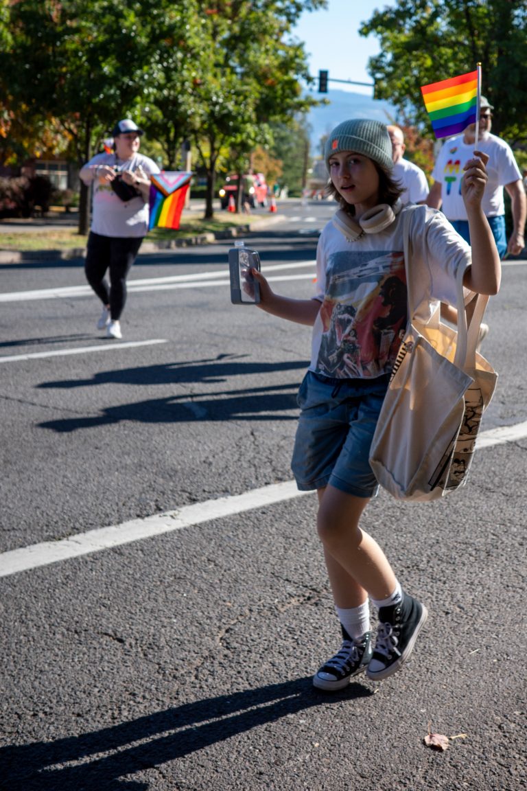 Street photo in Ashland, United States by Gabriel Hildreth
