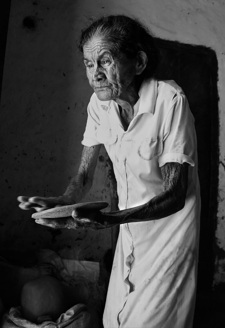 Street photo in El Cercado, Venezuela by Manuel Ricardo Pérez