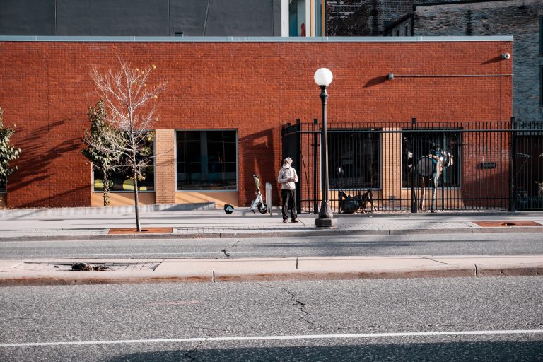 Street photo in St Paul, United States by Eliuk De La Torre