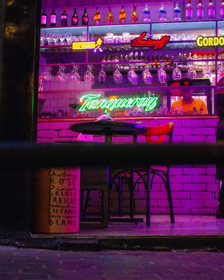 Street photo in Belo Horizonte, Brazil by Fernando Nakayama