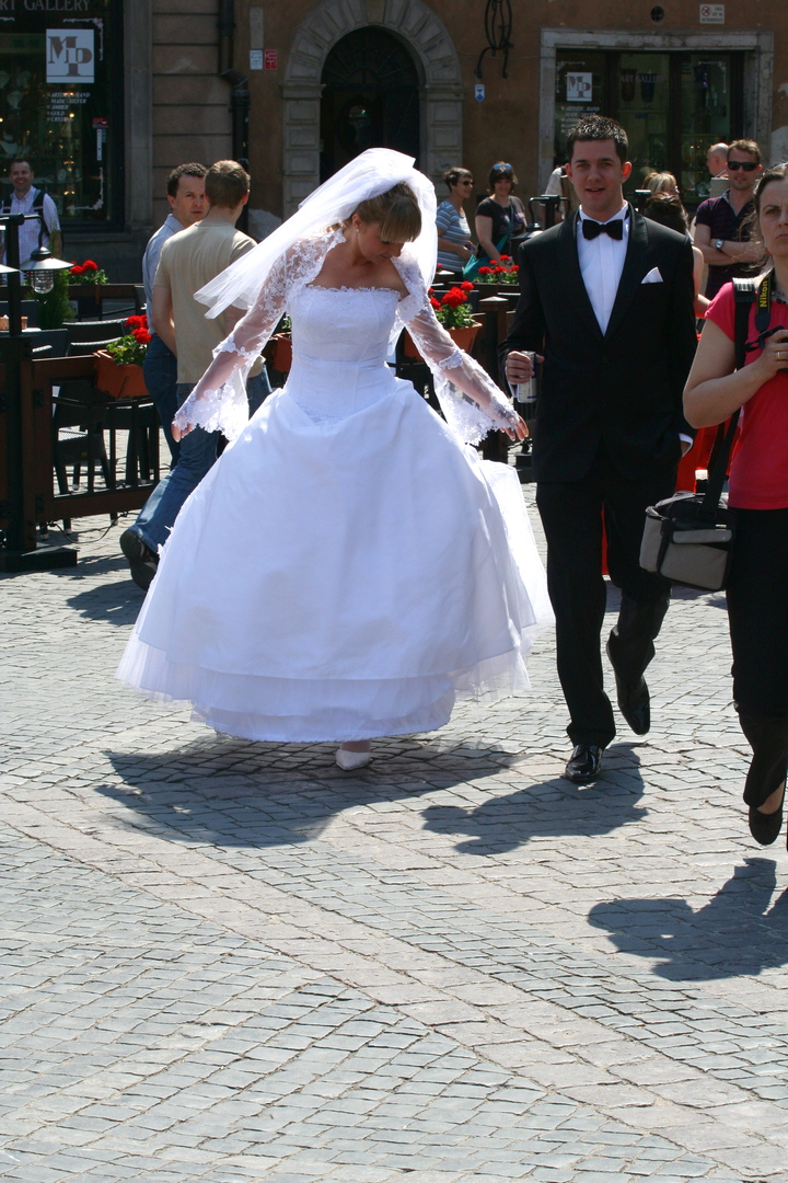 Street photo in Poland by Feroce Boscaiolo