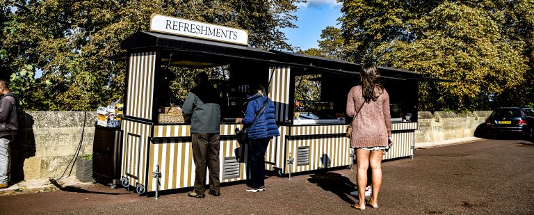 Street photo in Windsor, United Kingdom by dekku bow Photos