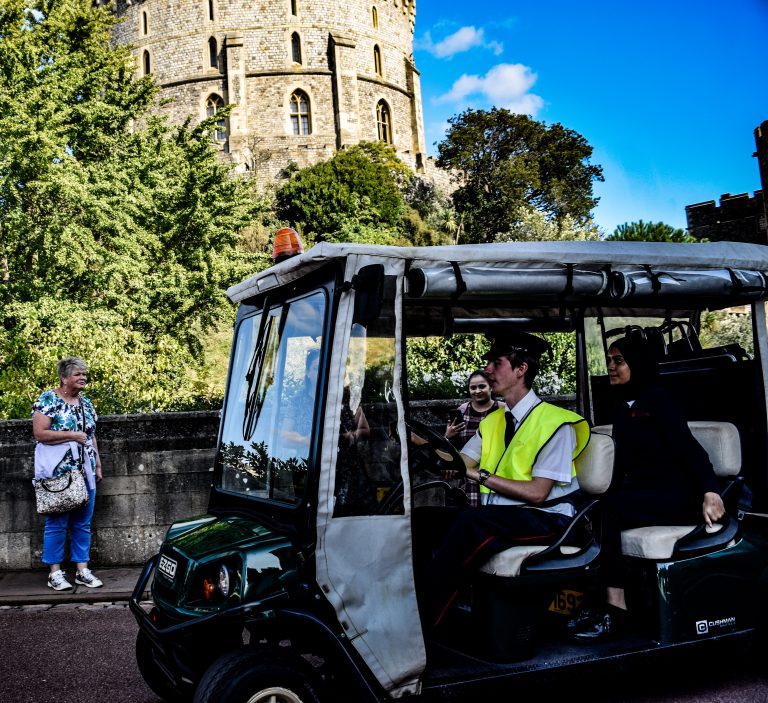 Street photo in Windsor, United Kingdom by dekku bow Photos