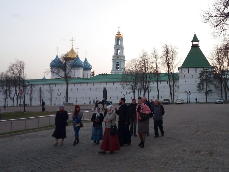 Street photo in Sergiyev Posad, Russia by Feroce Boscaiolo