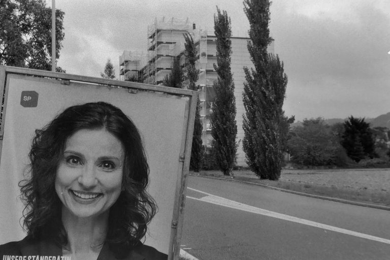 Street photo in Untersiggenthal, Switzerland by Bertrand Roessli