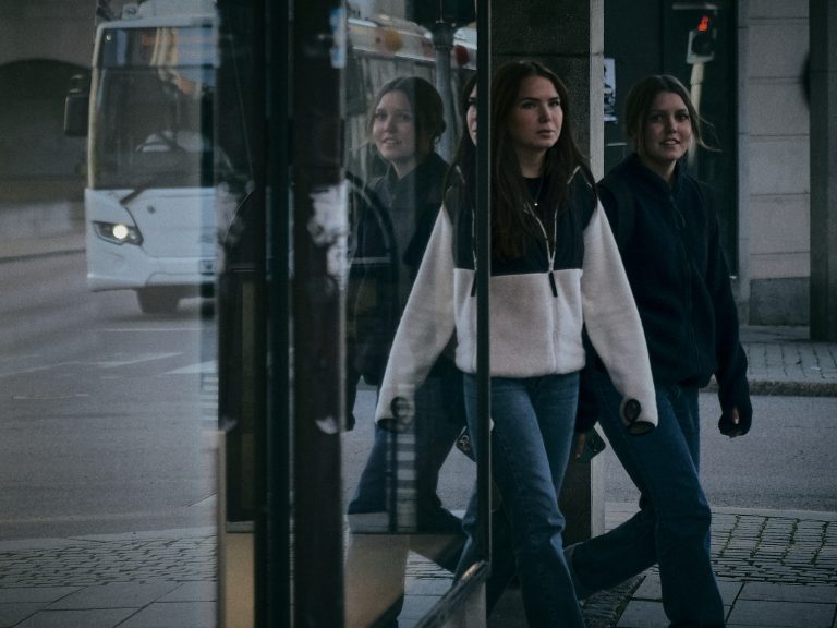 Street photo in Linköping, Sweden by Stefan Maass