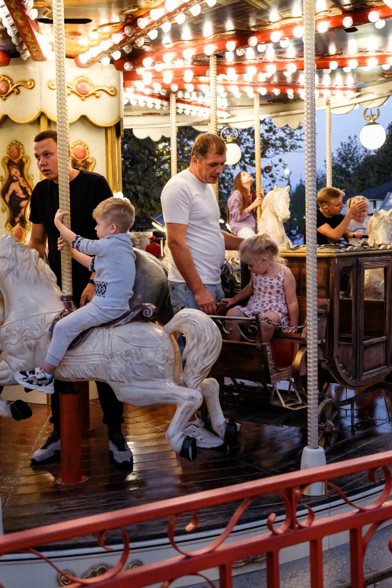 Street photo in Abrau-Diurso, Russia by Kirill Neustroev