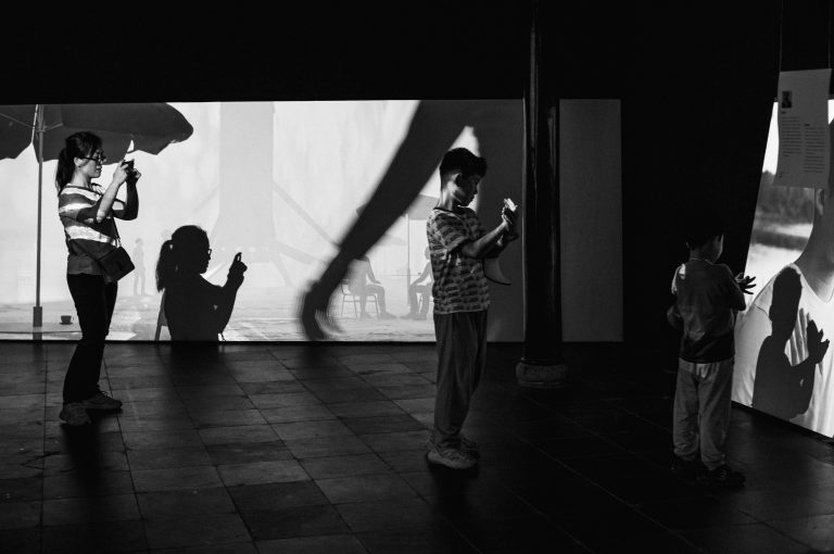 Street photo in Chengdu, China by 1081 Zhang