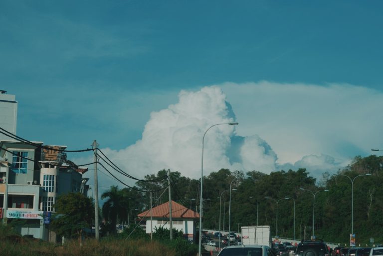 Street photo in Kota Kinabalu, Malaysia by Mohd Shahnizam