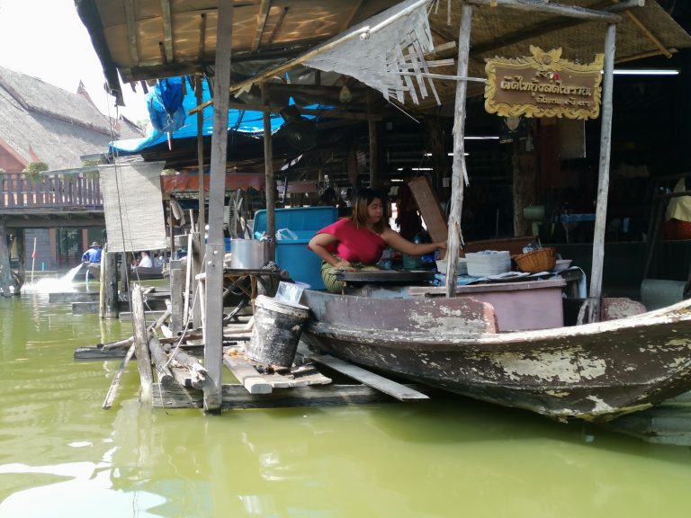 Street photo in Phra Nakhon Si Ayutthaya, Thailand by Nik TAN