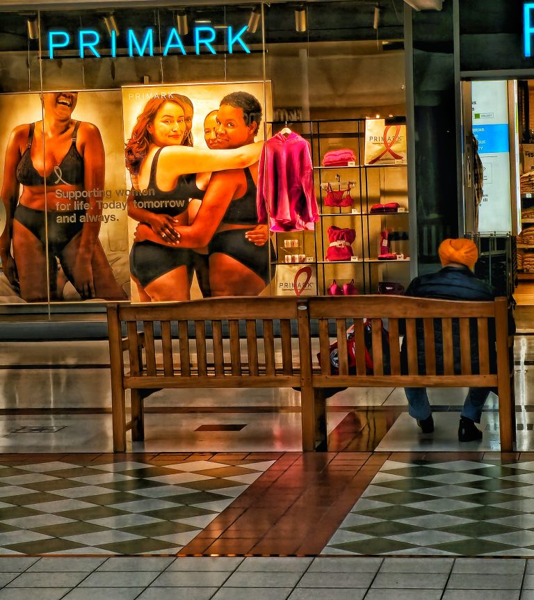 Street photo in Uxbridge, United Kingdom by Jeff Charles
