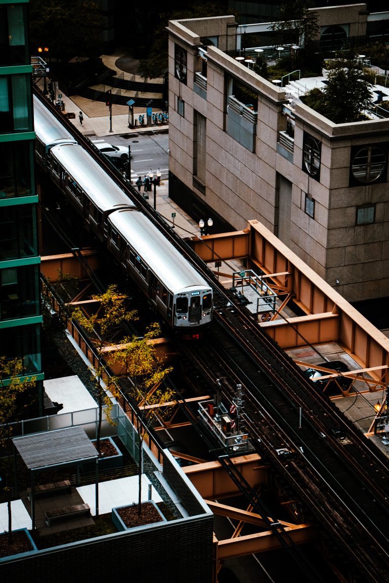 Street photo in Chicago, United States by Xiangcheng Li