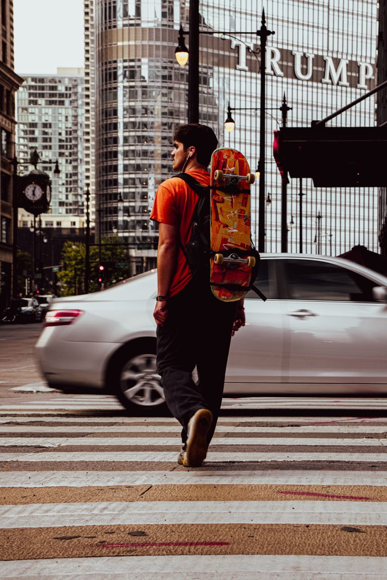 Street photo in Chicago, United States by Xiangcheng Li