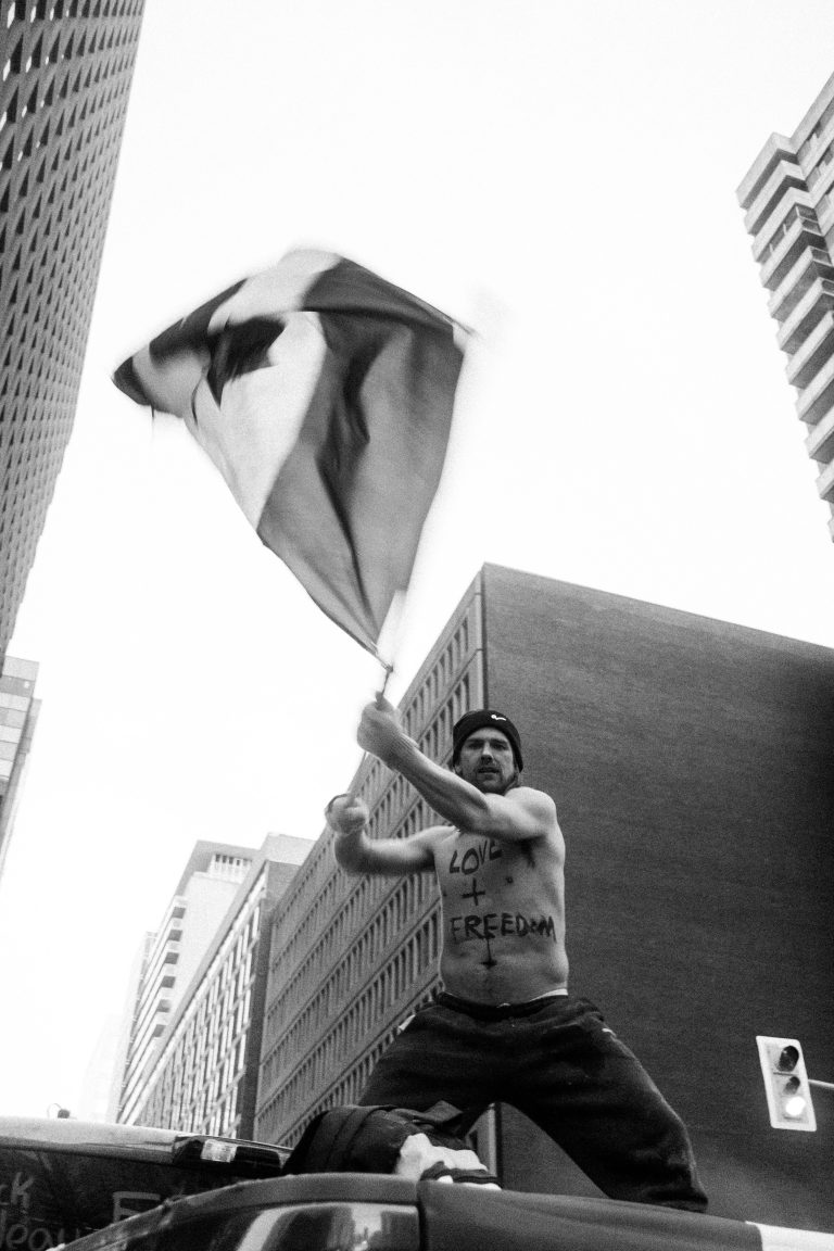 Photo by Steeve Rakotosolo