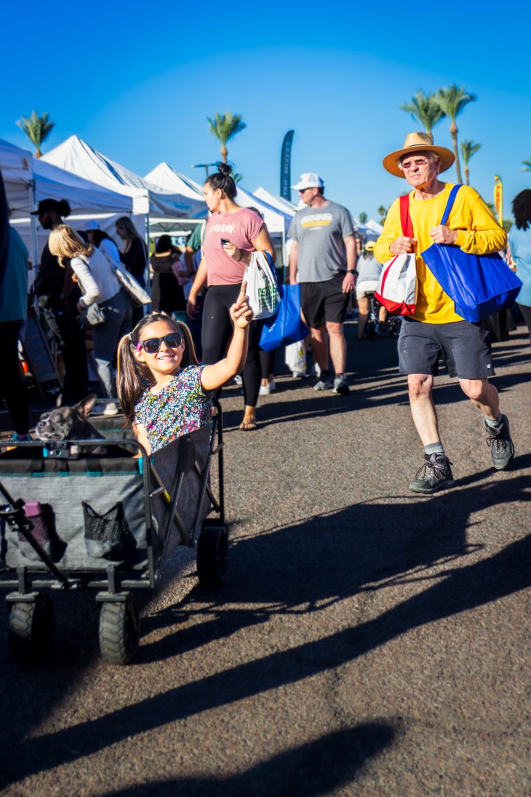 Street photo in Phoenix, United States by Eric Lutttermoser