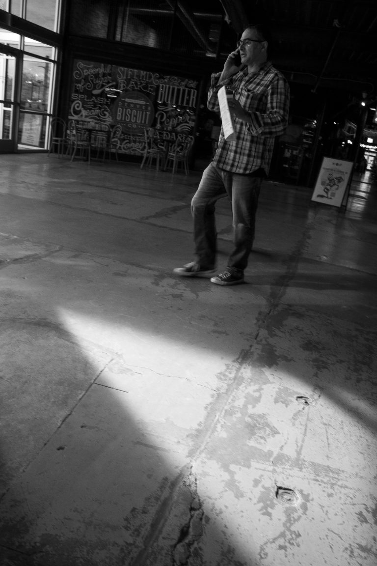 Street photo in Aurora, United States by Eric Lutttermoser