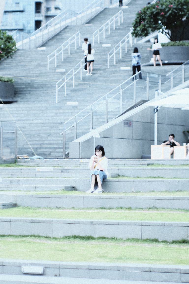 Street photo in Shenzhen, China by Ryan Auyeung