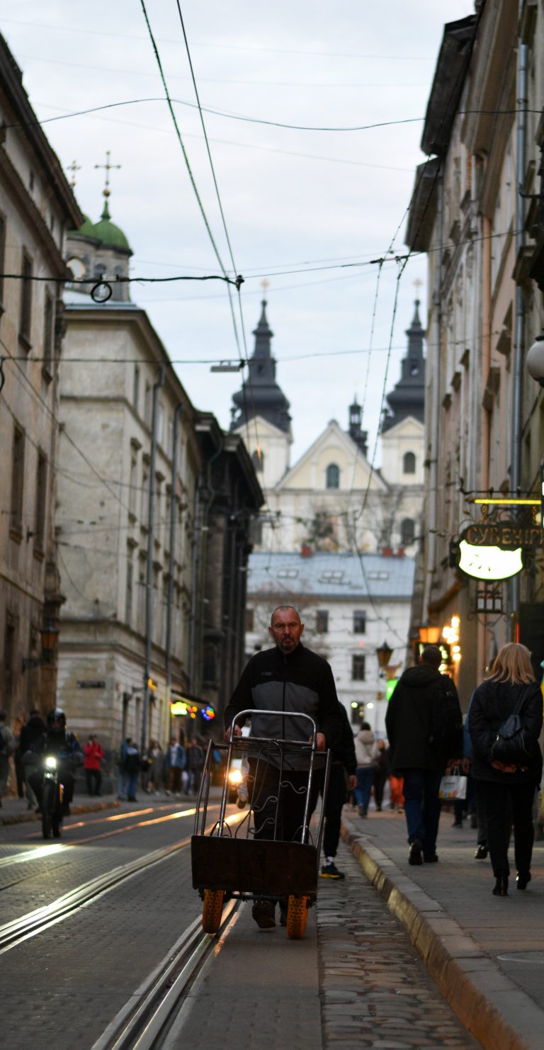Street photo in Lviv, Ukraine by Rodrigo Marcotich
