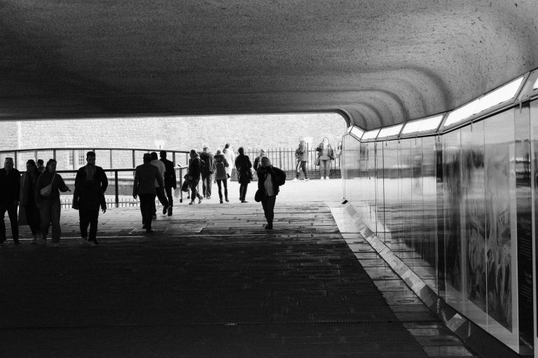Photo by Jules Ad.