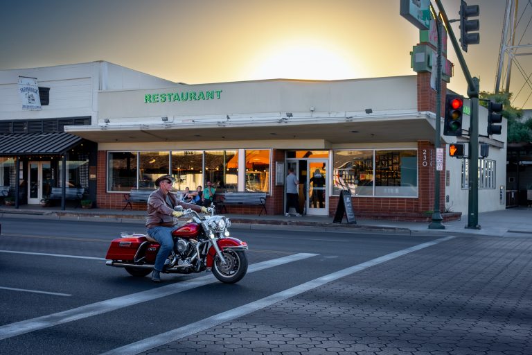 Street photo in Gilbert, United States by Eric Lutttermoser