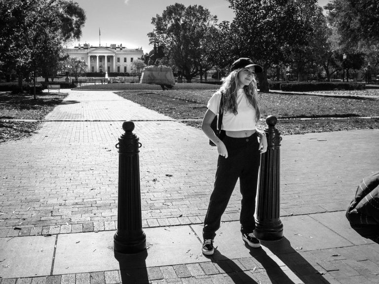 Street photo in Washington, United States by Leo Crespo