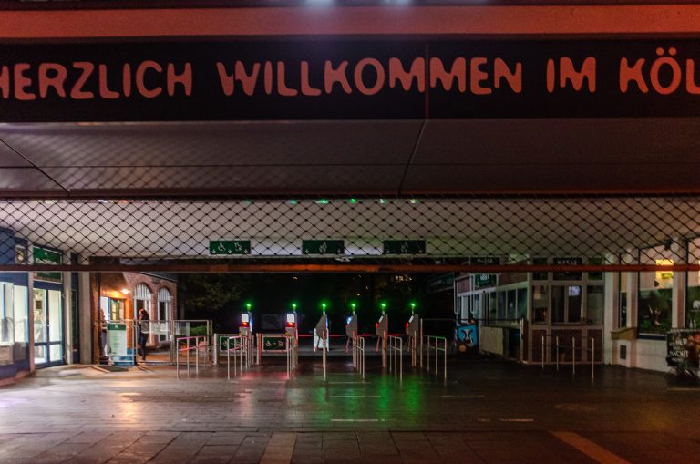 Street photo in Cologne, Germany by Róbert Árendás