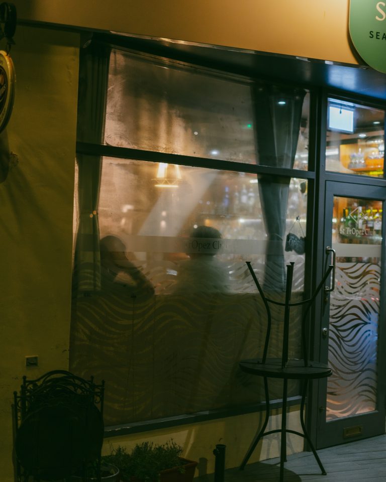 Street photo in Poole, United Kingdom by Oli Abrahams