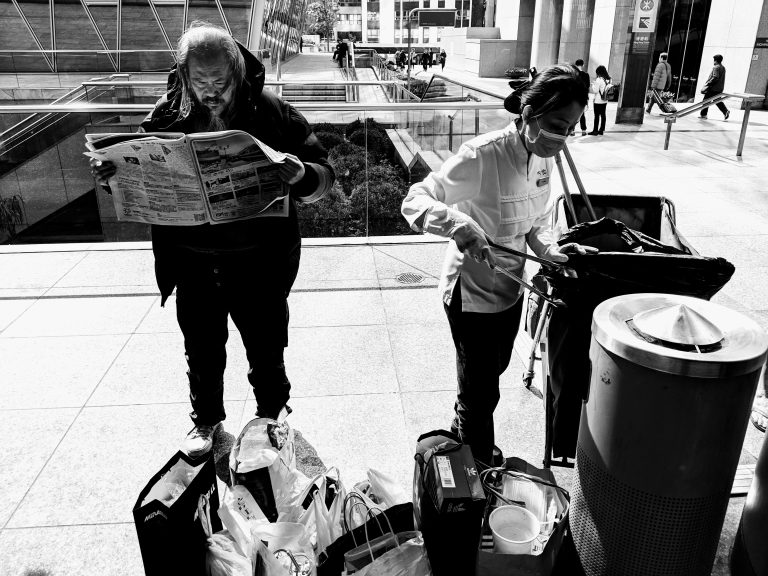 Street photo in Hong Kong by Johan Khoo